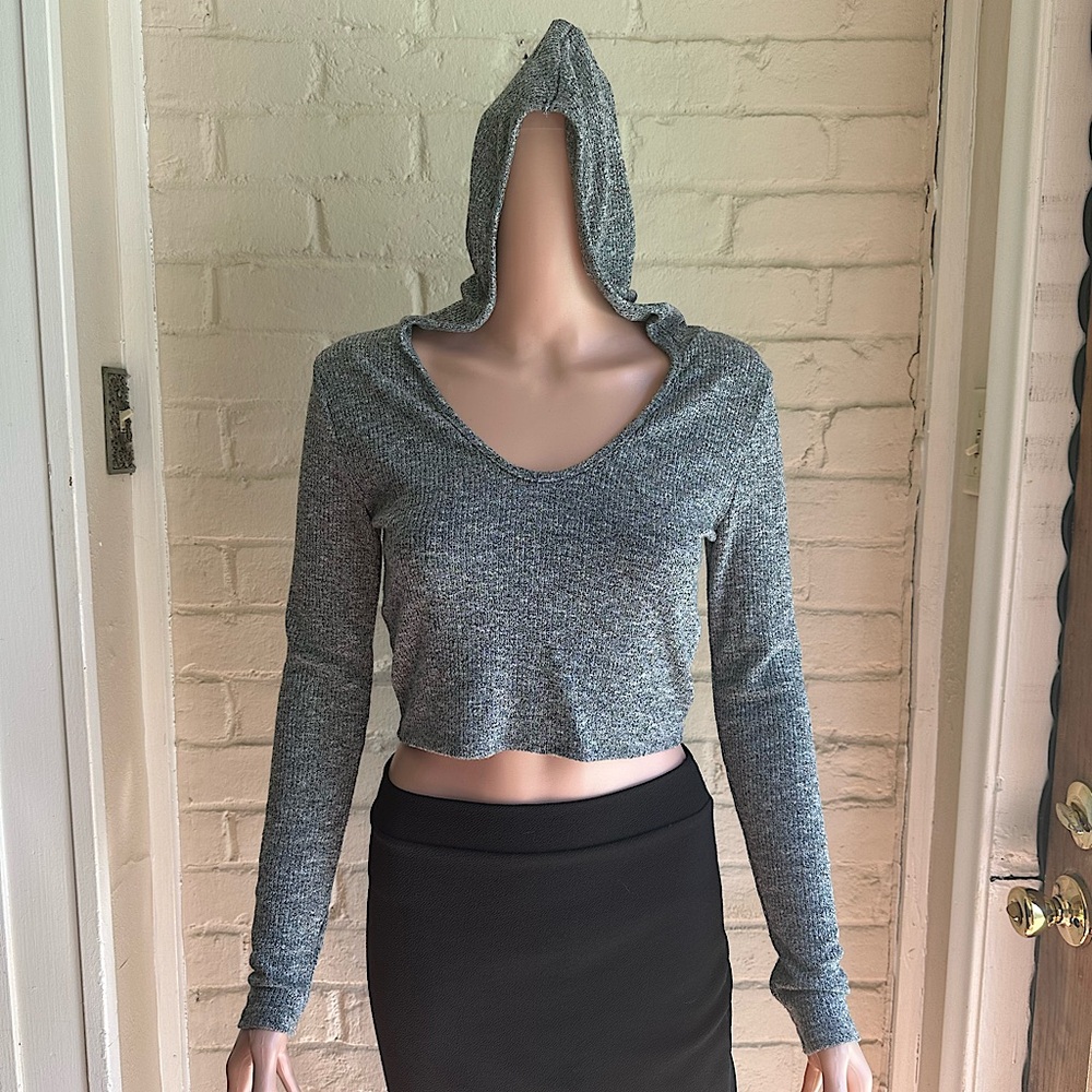 Love J stretchy soft super comfortable gray cropped hoodie size large